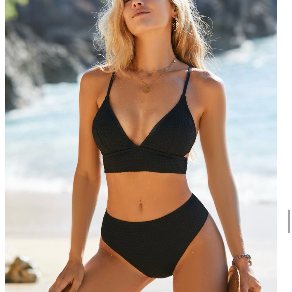 BNWT Sleek Black Triangle Bikini with High-Waisted Bottoms